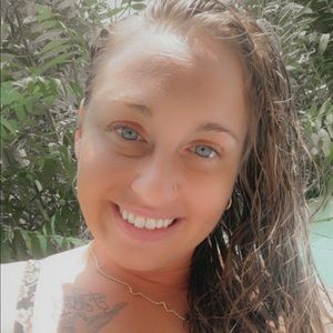 Meet your Posher, Hayley